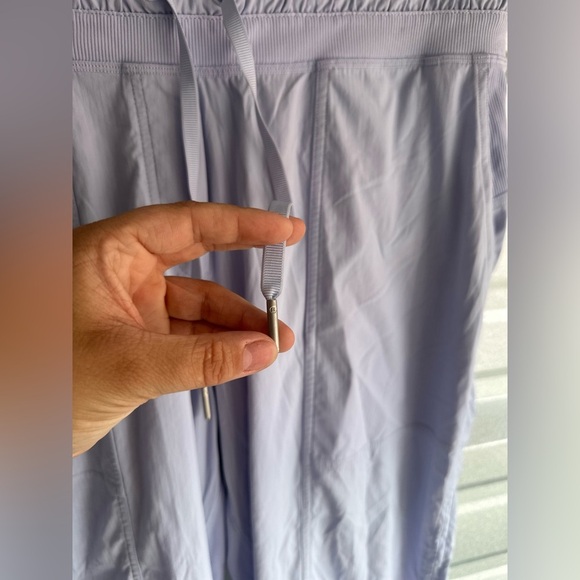 Women’s Lululemon Dance Studio Mid-Rise Crop 25” Pastel Blue Size 10 - Picture 7 of 14